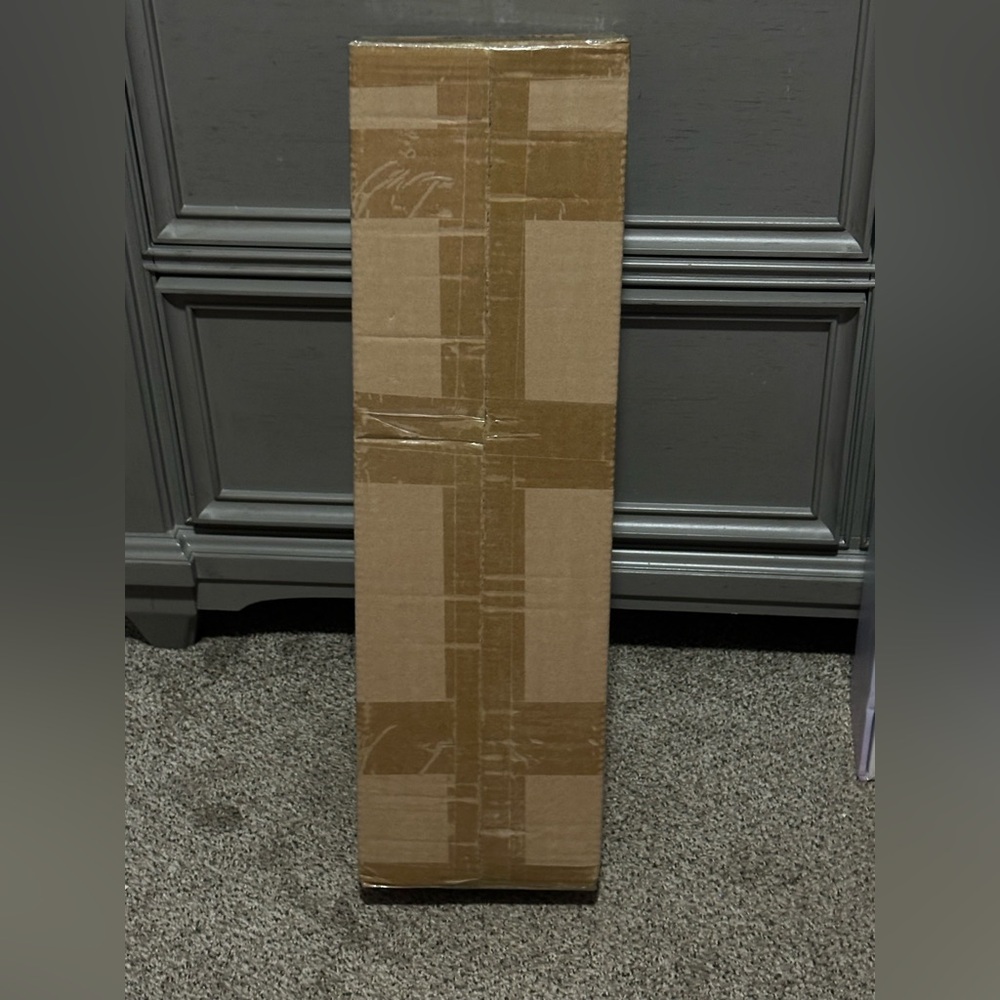 Gold Balloon Arch (New in box) - Picture 2 of 5